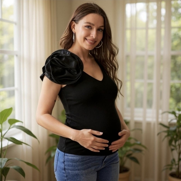 Maternity ✦ Chiffon Applique Flower Top ✦ Black Sleeveless V-Neck Size M - Picture 2 of 11